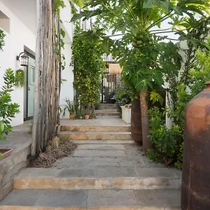 https://altanure-almatere-food-forest-boutique-hotel.hotelaalgarve.com