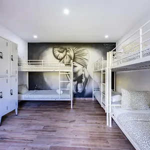https://the-macarena-beach-hostel.hotelaalgarve.com